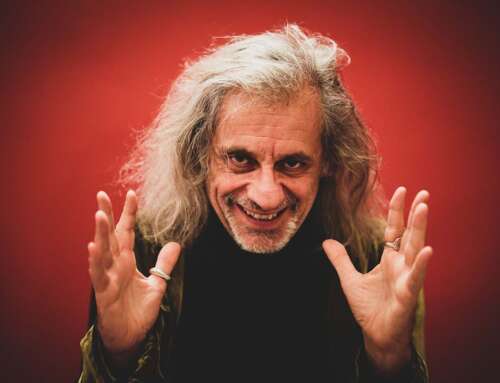 Alessandro Bergonzoni torna al Teatro Donizetti con il suo nuovo spettacolo: “Arrivano i dunque”